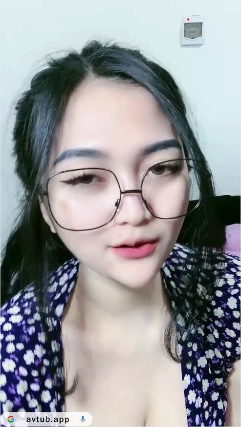 Cantiknya Zara Tanpa Masker Remas Toket Basahnya Mango