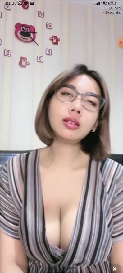 Wanita Bondol Play Toket Main Bareng Yuk Dream