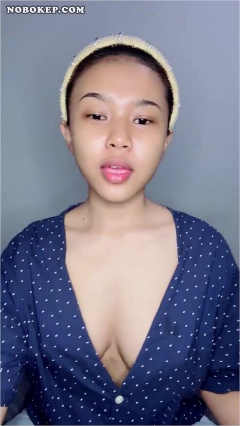 Bokep Indo Marisaica Spill Belahan Susu Remas Nakal