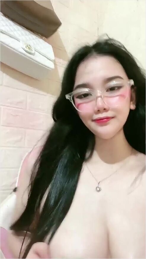 Pentil Coklat Toket Gede Abg Manis Kacamata Mango