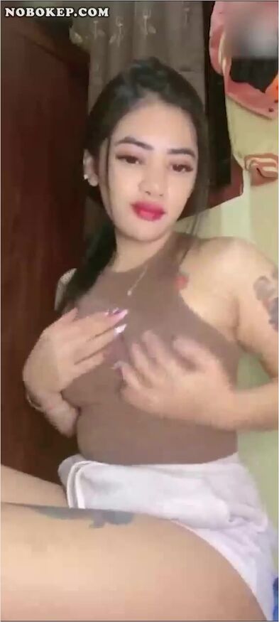 Bokep Indo Host Bertato Goyang Nakal Remas Susu