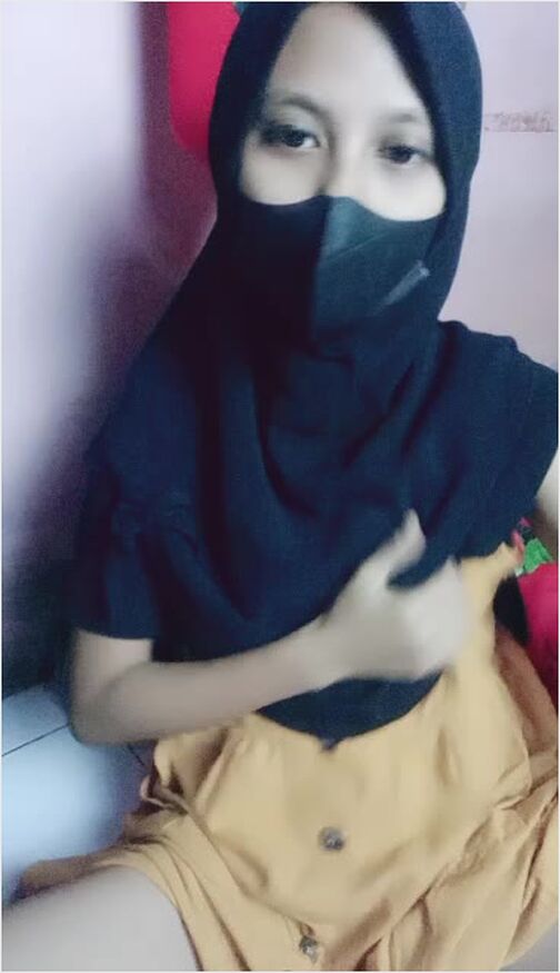Bokep Jilbab - Ukhti Jaman Now Sange-An Ngocok Meki Tiga Jari Masuk