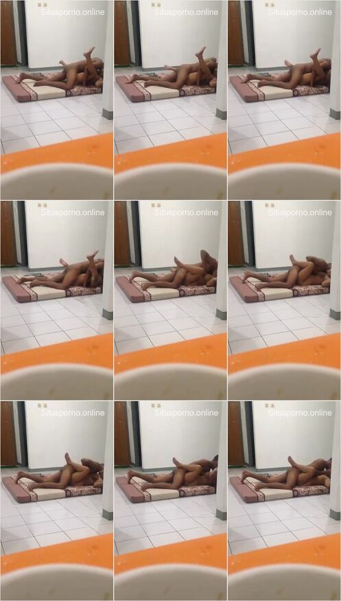 Video Sex Karyawan Lonte Sange Lagi Di Kasur Lesehan Matras Bahan Lokal