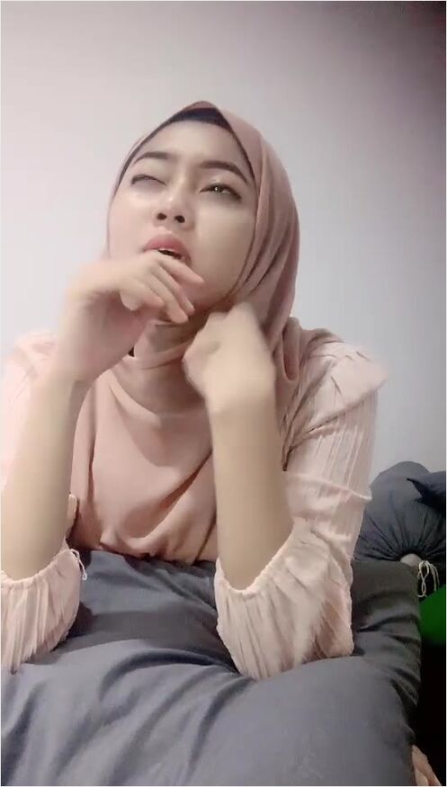 Thumbnail  Video Sex Nella Hijab Ditinggal Minggat 11 lonte