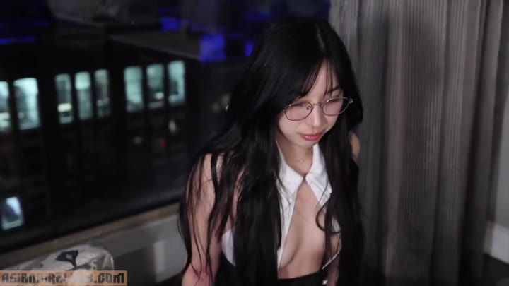 Elle Lee