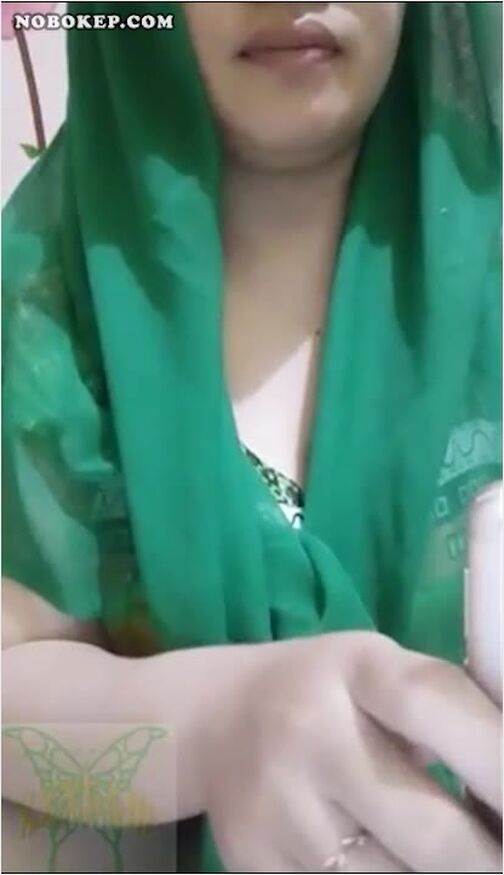 Bokep Indo Live Milf Spill Belahan Anunya Tipis2